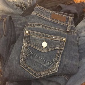 SOLD😊😊day trip Virgo skinny knockouts!